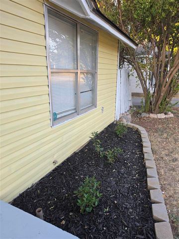 709 SW Garfield Ave, Lawton, OK 73501