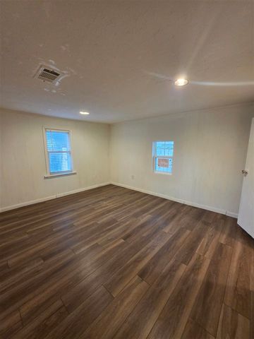 709 SW Garfield Ave, Lawton, OK 73501