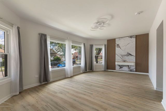 8052 S Harvard Avenue, Chicago, IL 60620