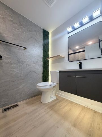 8052 S Harvard Avenue, Chicago, IL 60620