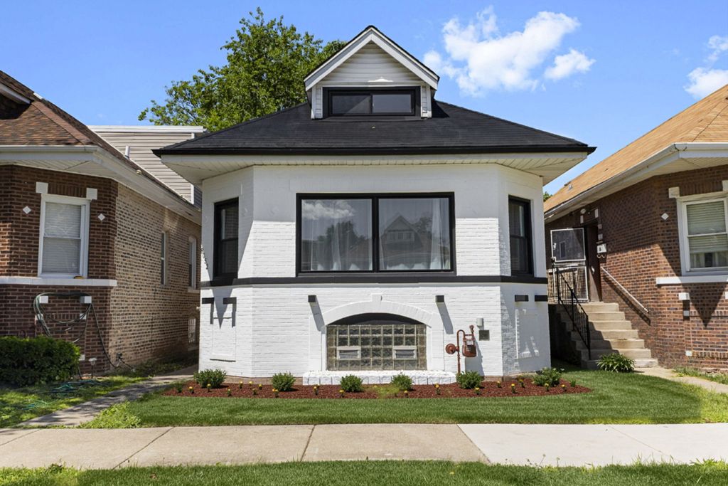 8052 S Harvard Avenue, Chicago, IL 60620