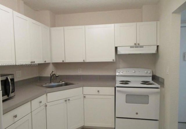 10751 Royal Palm Boulevard 17, Coral Springs, FL 33065