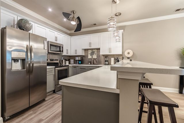 4843 Luster Leaf Cir Apt 302, Myrtle Beach, SC 29577