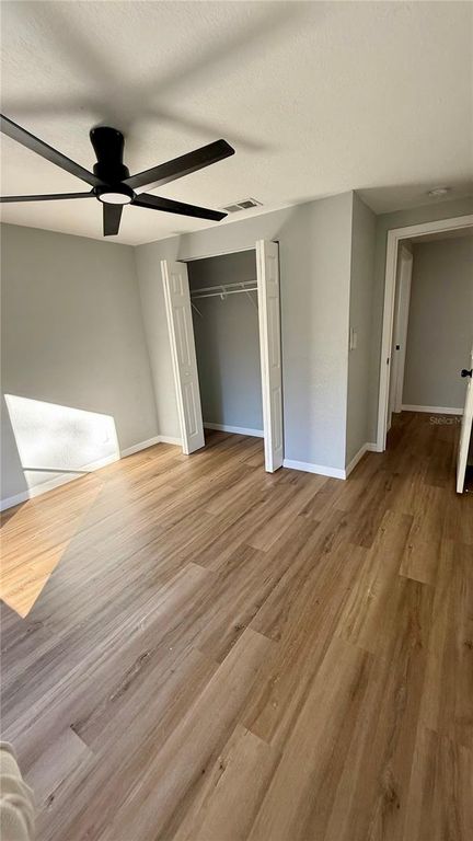 Image 11 of property listing at 5252 1ST STREET NW, Lakeland, FL 33810