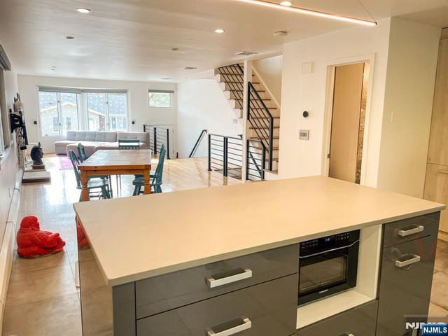 441 Westview Place, Fort Lee, NJ 07024