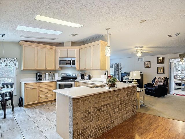 104 ADMIRAL LANE, Debary, FL 32713