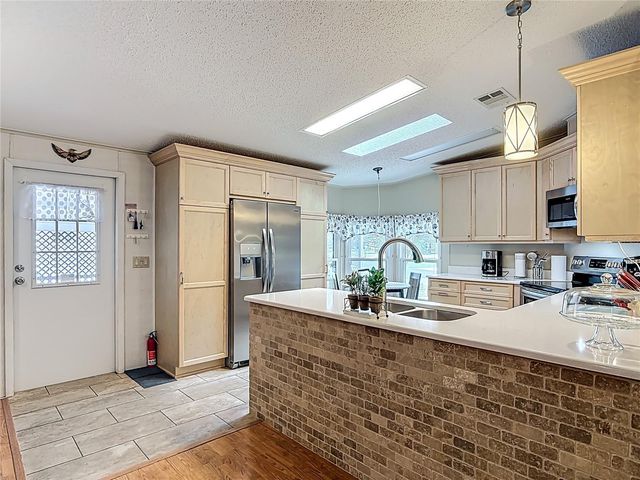 104 ADMIRAL LANE, Debary, FL 32713