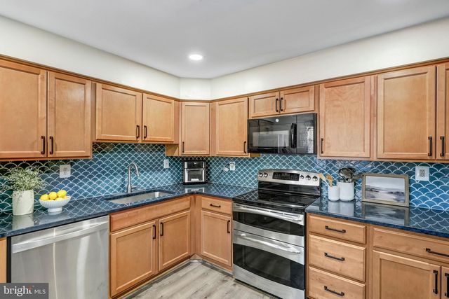5625 INDEPENDENCE CIR, Alexandria, VA 22312