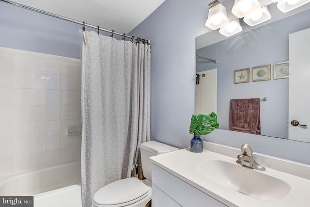 5625 INDEPENDENCE CIR, Alexandria, VA 22312