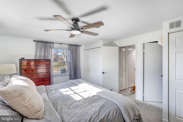 5625 INDEPENDENCE CIR, Alexandria, VA 22312