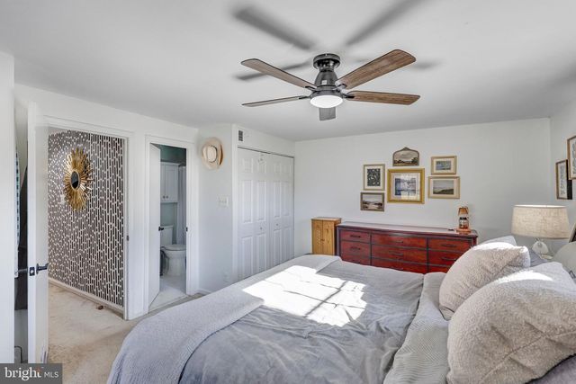 5625 INDEPENDENCE CIR, Alexandria, VA 22312