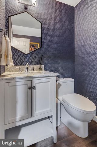 5625 INDEPENDENCE CIR, Alexandria, VA 22312