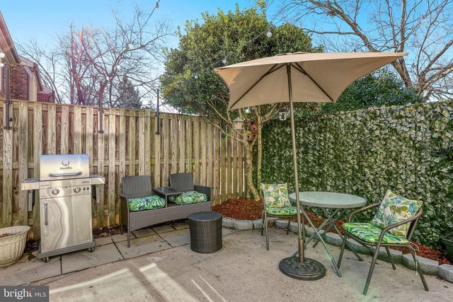 5625 INDEPENDENCE CIR, Alexandria, VA 22312