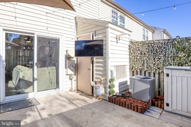 5625 INDEPENDENCE CIR, Alexandria, VA 22312