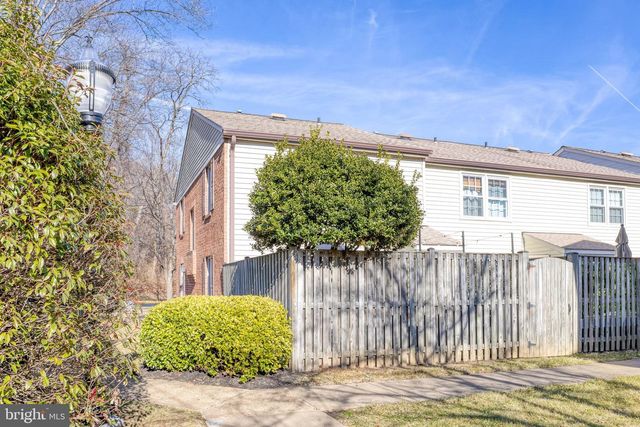 5625 INDEPENDENCE CIR, Alexandria, VA 22312