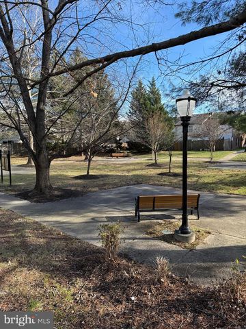 5625 INDEPENDENCE CIR, Alexandria, VA 22312