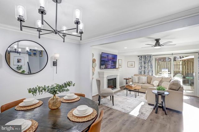 5625 INDEPENDENCE CIR, Alexandria, VA 22312