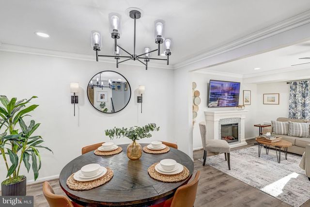 5625 INDEPENDENCE CIR, Alexandria, VA 22312