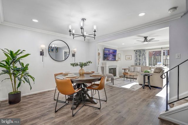 5625 INDEPENDENCE CIR, Alexandria, VA 22312