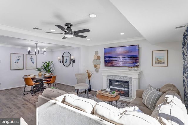 5625 INDEPENDENCE CIR, Alexandria, VA 22312