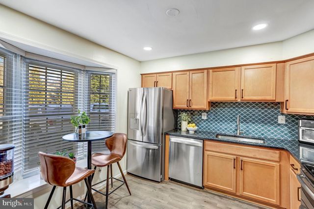 5625 INDEPENDENCE CIR, Alexandria, VA 22312