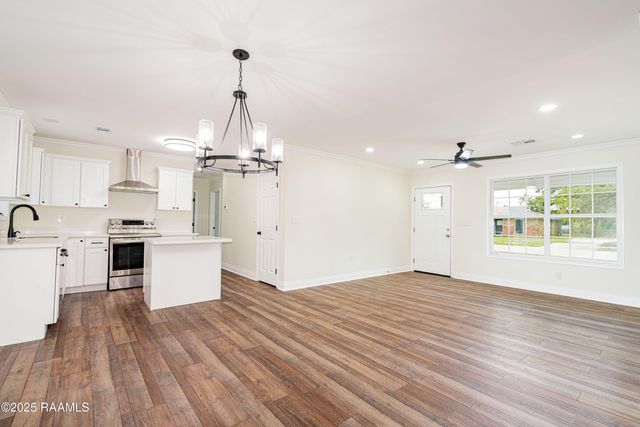 906 Priscilla Lane, Lafayette, LA 70501