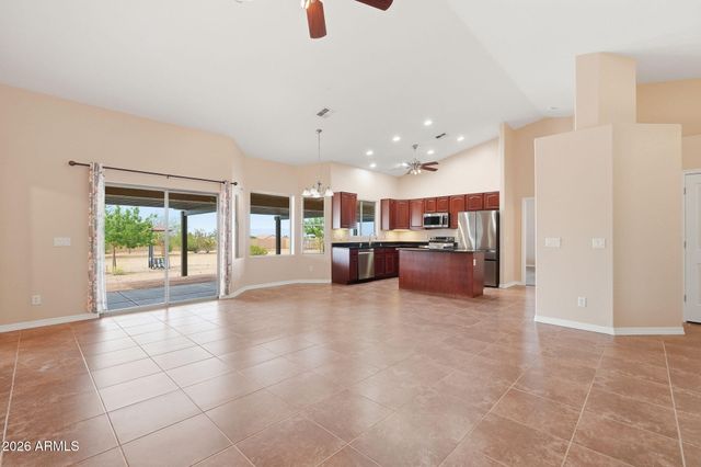 32324 N APACHE Avenue, San Tan Valley, AZ 85144