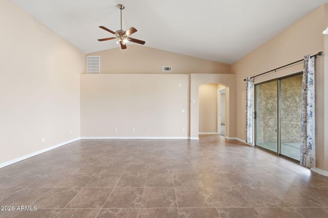 32324 N APACHE Avenue, San Tan Valley, AZ 85144