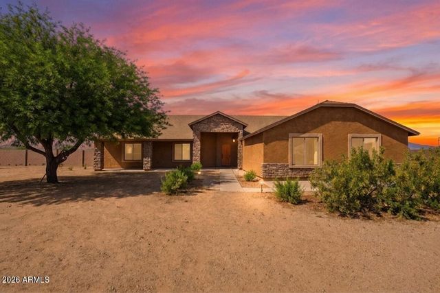 32324 N APACHE Avenue, San Tan Valley, AZ 85144