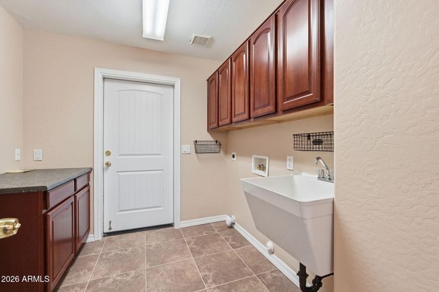 32324 N APACHE Avenue, San Tan Valley, AZ 85144