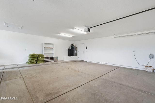 32324 N APACHE Avenue, San Tan Valley, AZ 85144