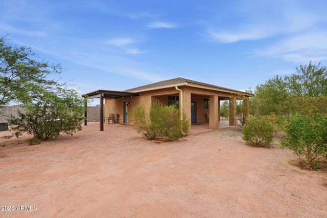 32324 N APACHE Avenue, San Tan Valley, AZ 85144