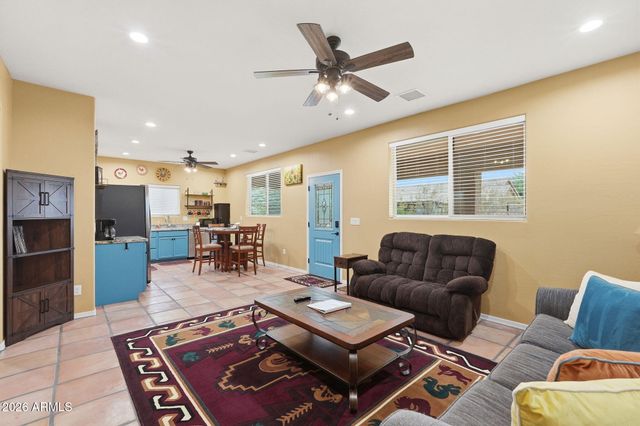 32324 N APACHE Avenue, San Tan Valley, AZ 85144