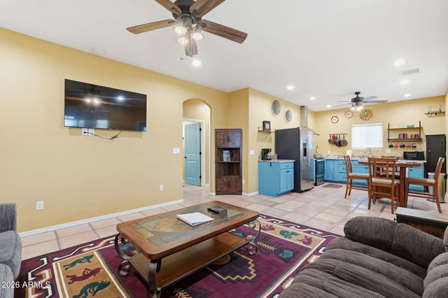 32324 N APACHE Avenue, San Tan Valley, AZ 85144
