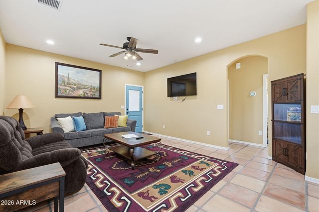 32324 N APACHE Avenue, San Tan Valley, AZ 85144