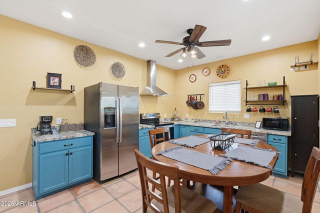 32324 N APACHE Avenue, San Tan Valley, AZ 85144