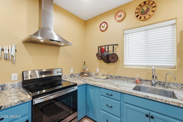 32324 N APACHE Avenue, San Tan Valley, AZ 85144