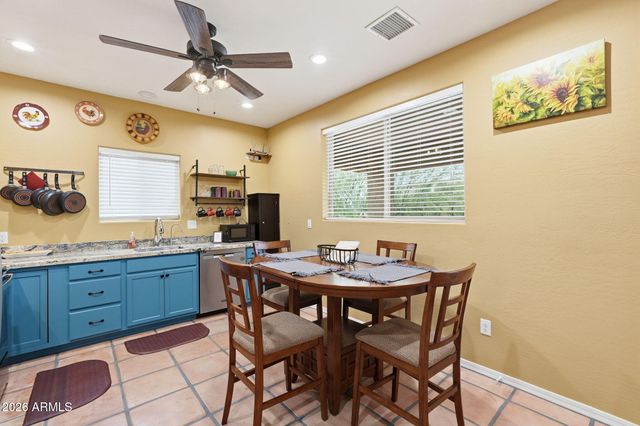 32324 N APACHE Avenue, San Tan Valley, AZ 85144