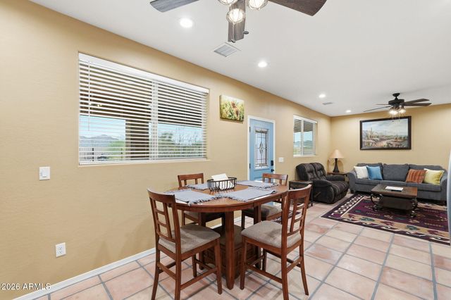 32324 N APACHE Avenue, San Tan Valley, AZ 85144