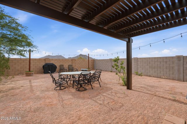 32324 N APACHE Avenue, San Tan Valley, AZ 85144