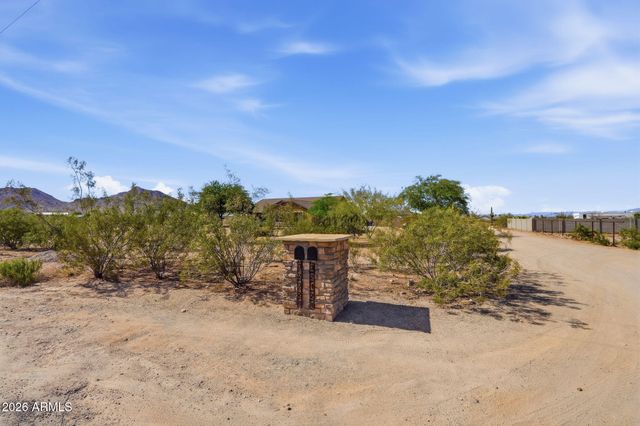 32324 N APACHE Avenue, San Tan Valley, AZ 85144