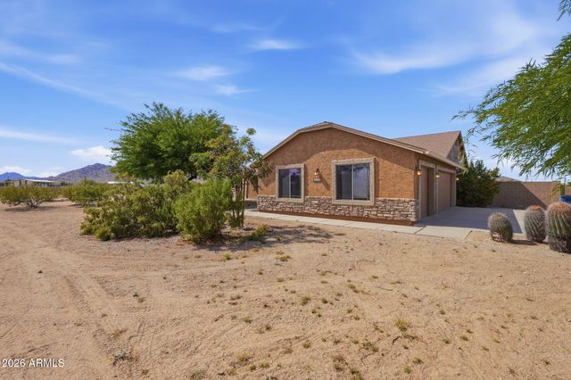 32324 N APACHE Avenue, San Tan Valley, AZ 85144