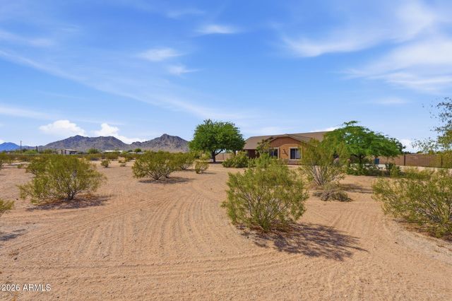 32324 N APACHE Avenue, San Tan Valley, AZ 85144