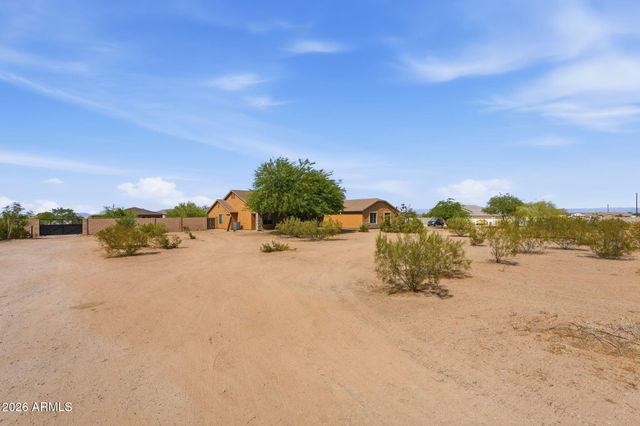 32324 N APACHE Avenue, San Tan Valley, AZ 85144