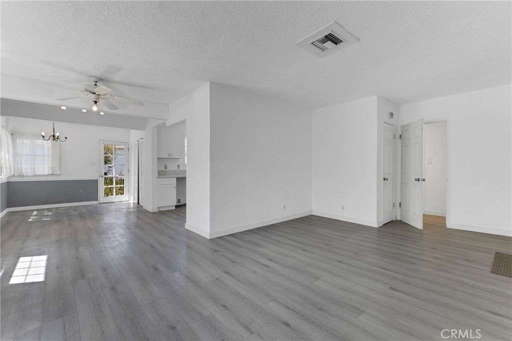8101 Lemona, Los Angeles, CA 91402 — photo 4
