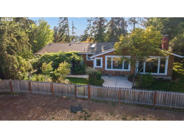 38647 SCRAVEL HILL Rd, Albany, OR 97322