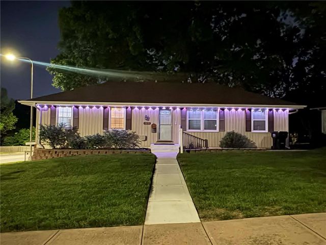 3830 S Breckenridge Drive, Independence, MO 64055