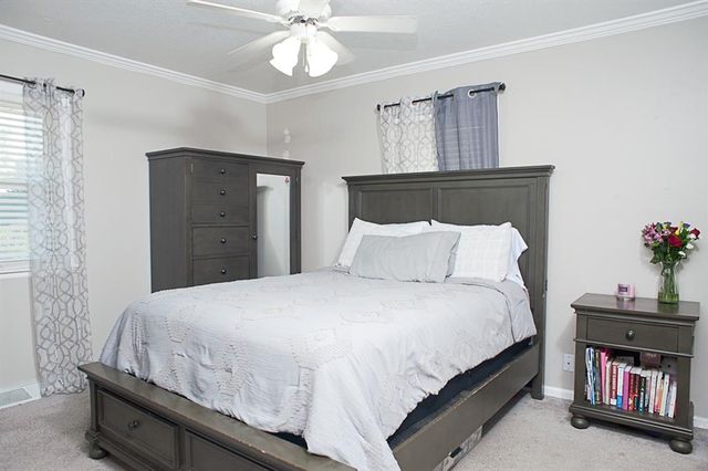 3830 S Breckenridge Drive, Independence, MO 64055