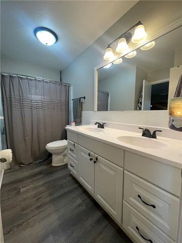 3830 S Breckenridge Drive, Independence, MO 64055