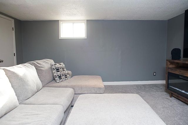 3830 S Breckenridge Drive, Independence, MO 64055